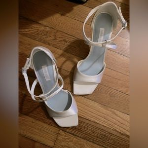 Nine West, upper satin, leather sole, adjustable strap, stiletto Size: 7.5M